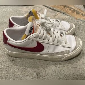 Nike Women’s Blazer 77 Low sneakers - white/red in size 6 medium